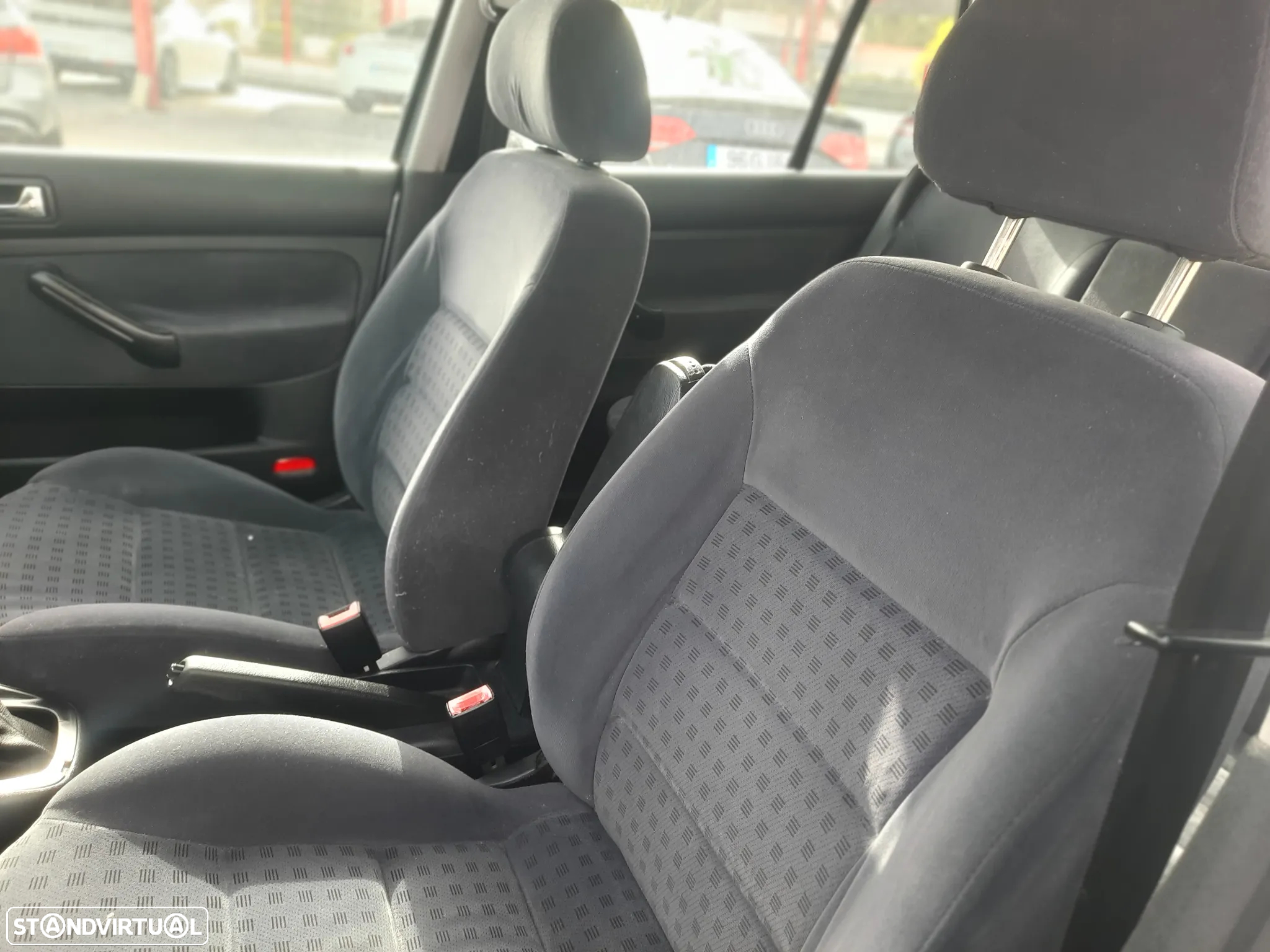 VW Golf 1.4i Confort - 17