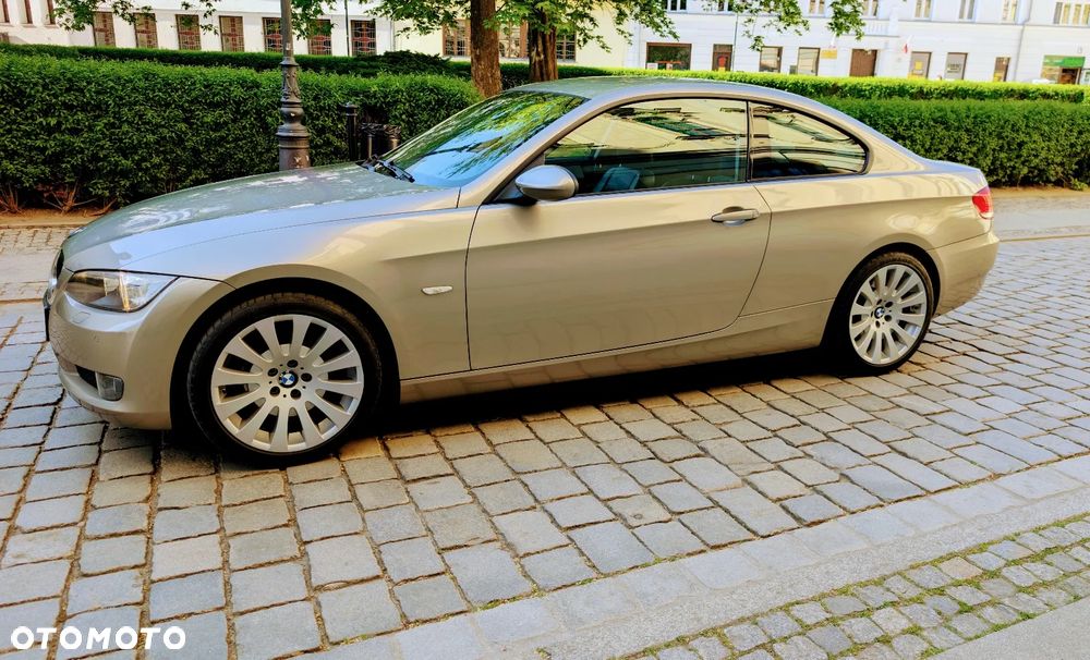 BMW Seria 3 320i - 5