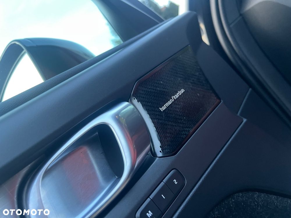 Volvo XC 40 D3 Momentum Pro - 22