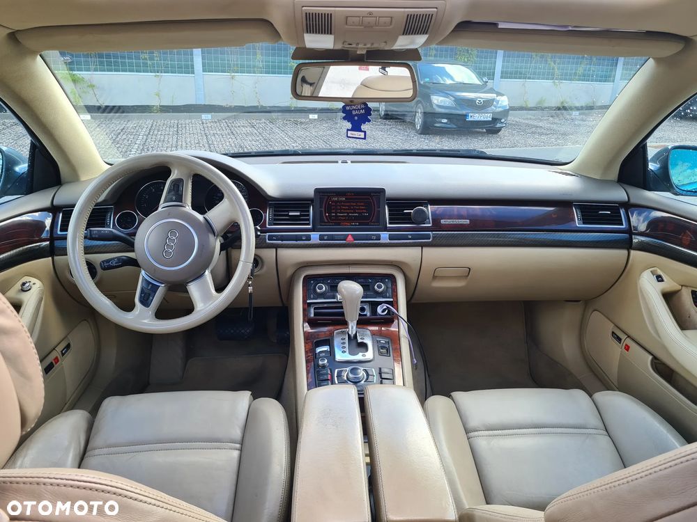 Audi A8 4.2 Quattro - 7