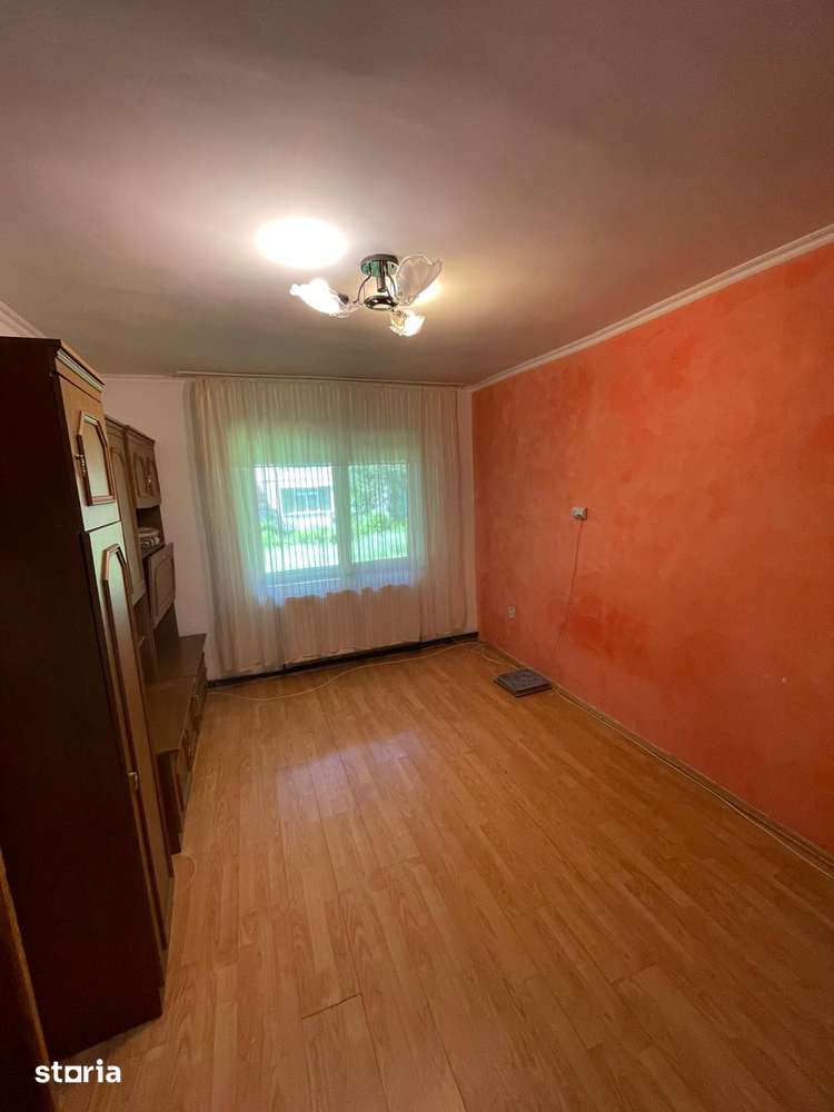 Apartament cu 2 camere în centrul orașului Curtea de Argeș — fotografia 1