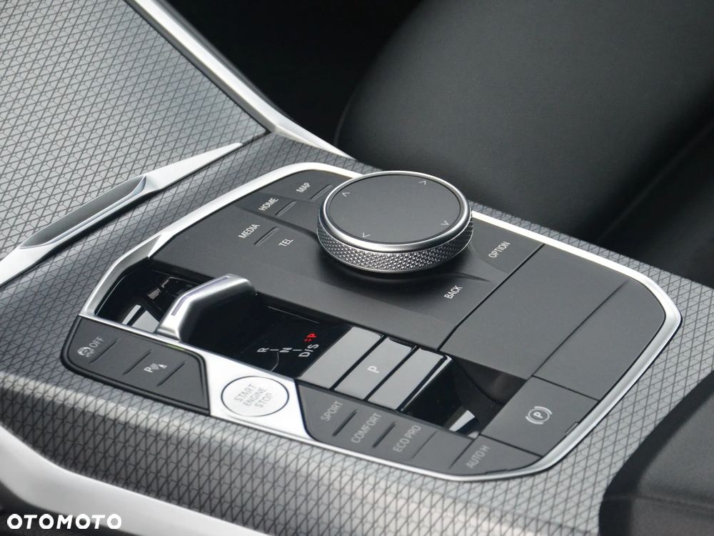 BMW Seria 3 330d Touring M Sport - 10