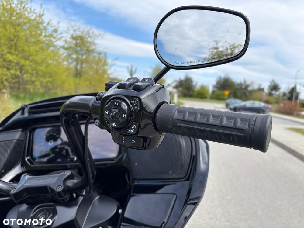 Harley-Davidson Touring Road Glide - 14