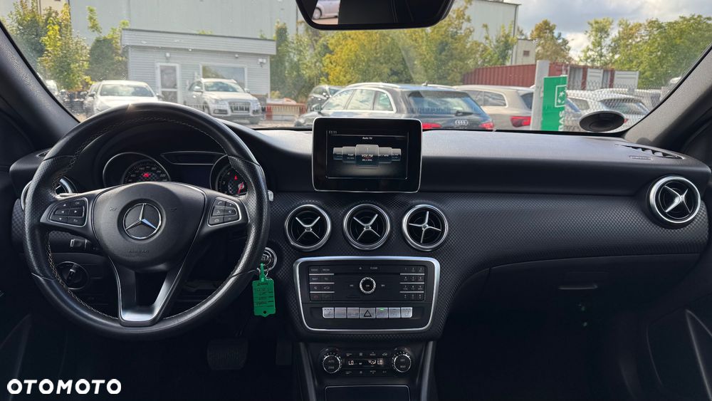 Mercedes-Benz Klasa A 200 (BlueEFFICIENCY) 7G-DCT - 34