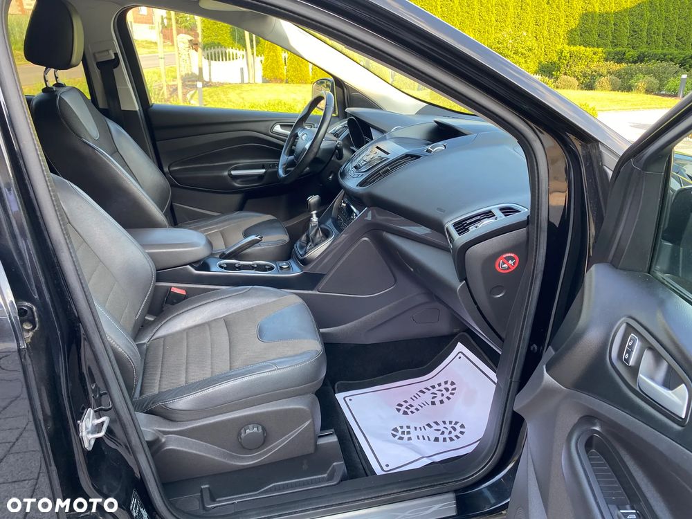 Ford Kuga 1.5 EcoBoost 2x4 Titanium - 9