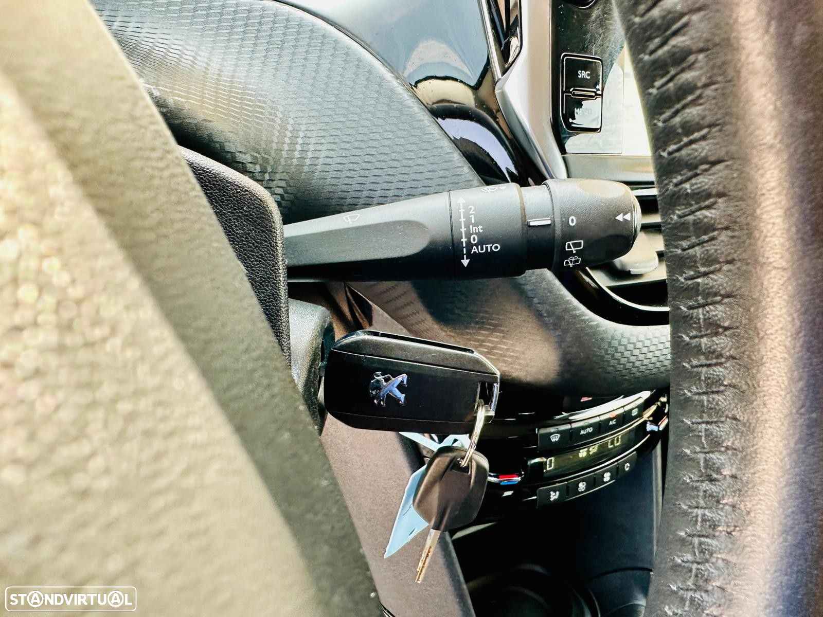 Peugeot 2008 1.2 PureTech Signature - 15