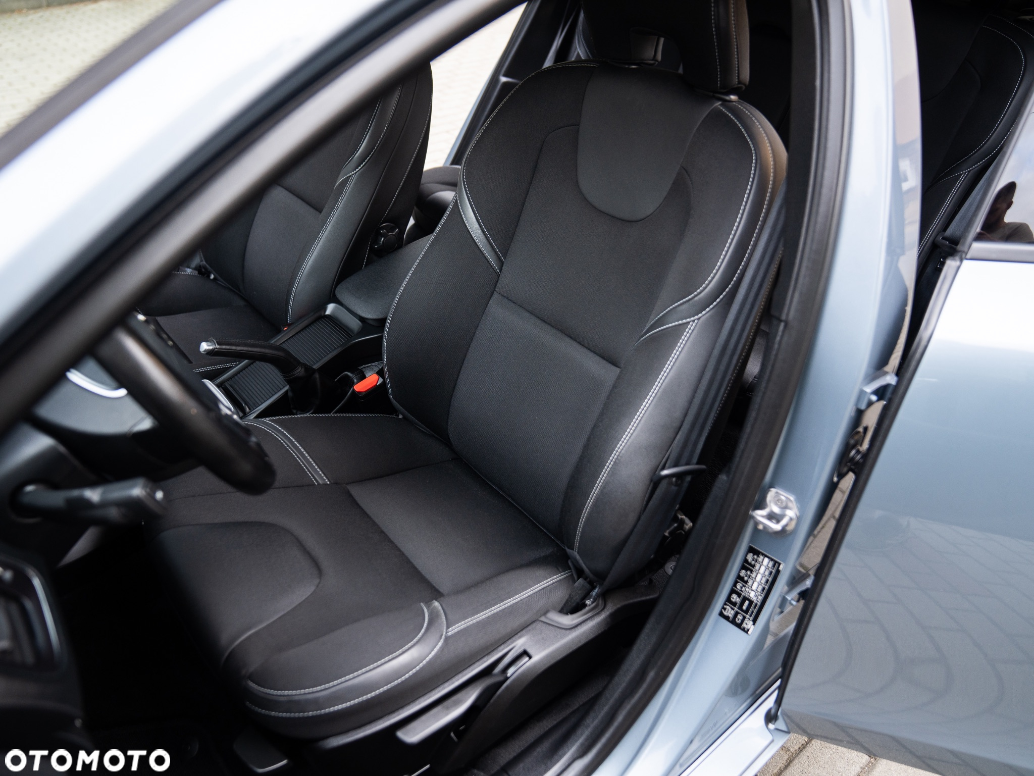 Volvo V40 D2 Drive-E Momentum - 26