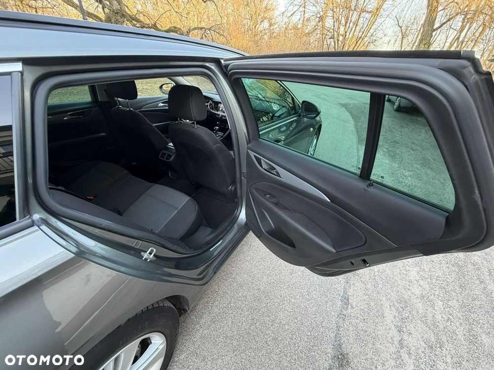 Opel Insignia - 26