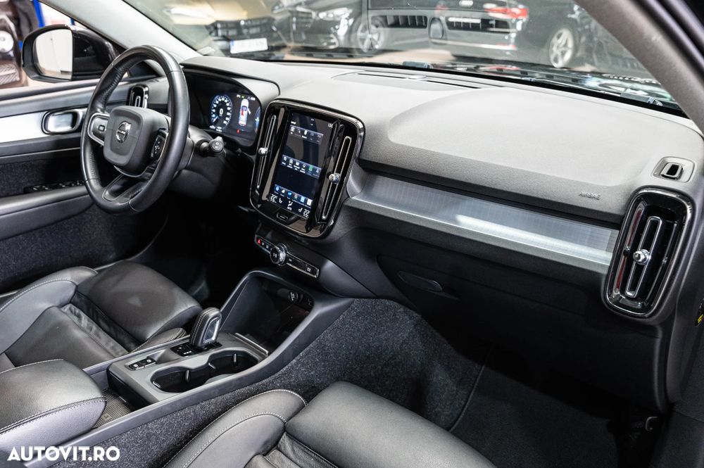 Volvo XC 40 T5 Twin Engine DKG Momentum Pro - 27