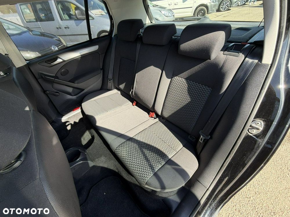 Volkswagen Golf - 22