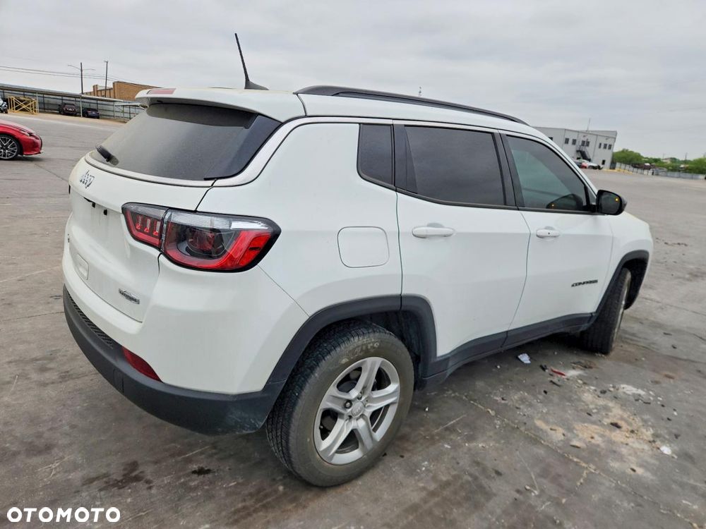 Jeep Compass - 4