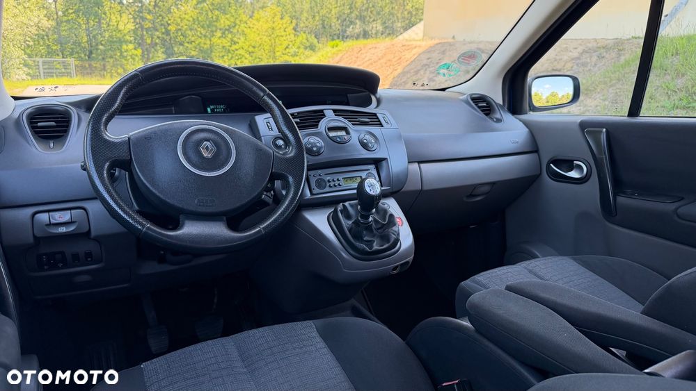 Renault Grand Scenic 2.0 16V Avantage - 8