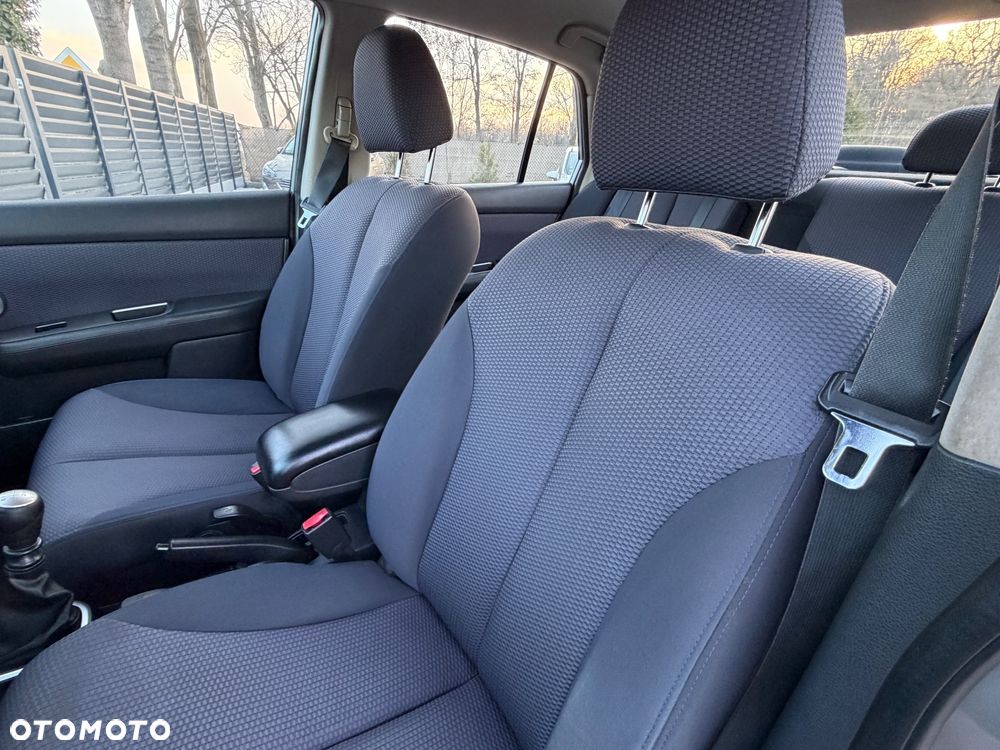Nissan Tiida 1.8 Tekna - 11