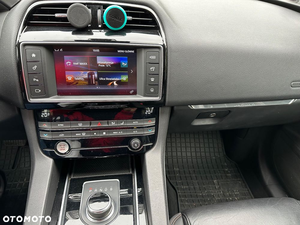 Jaguar F-Pace 2.0 i4D AWD Prestige - 32