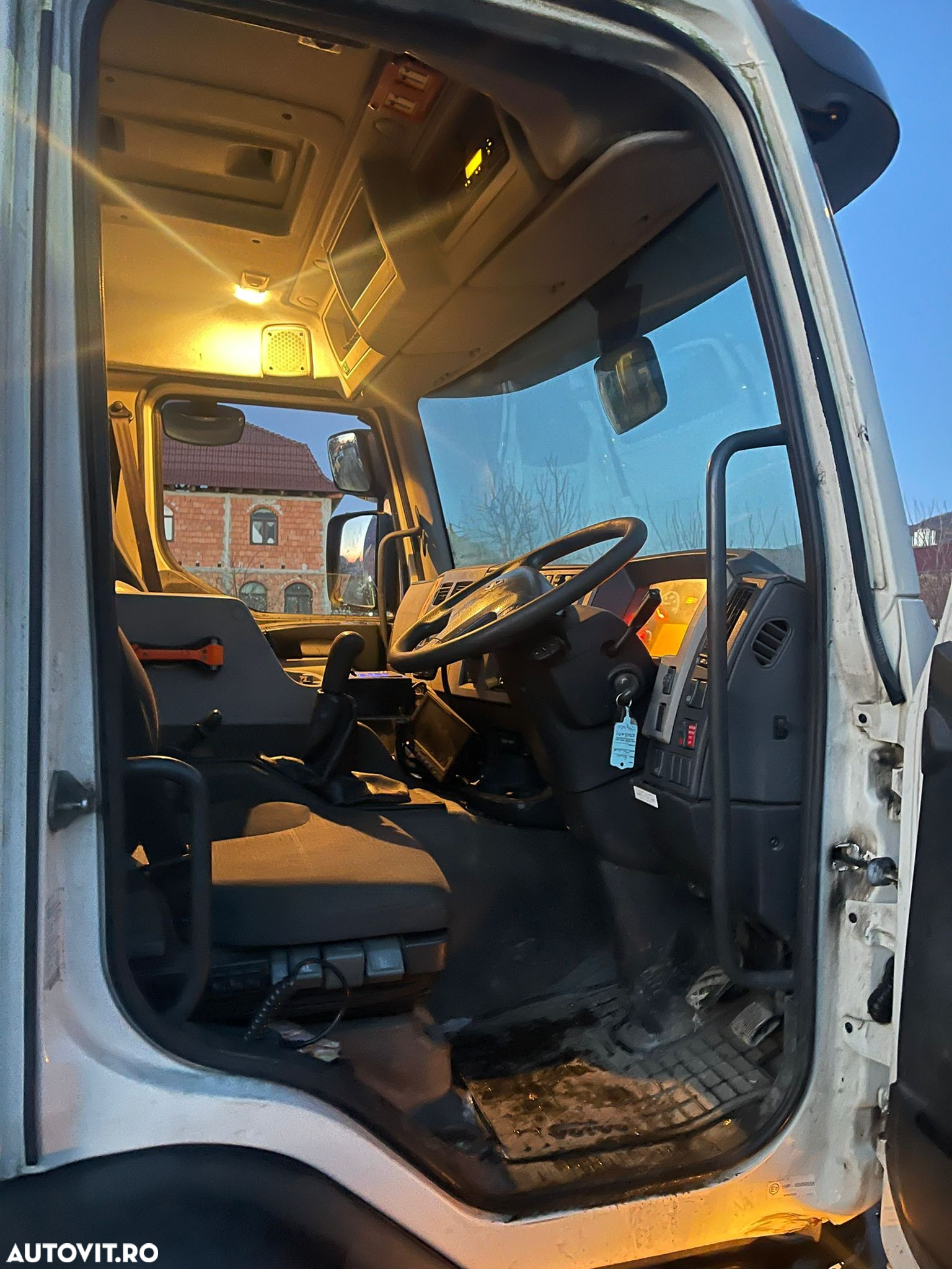 Volvo EL300 - 2