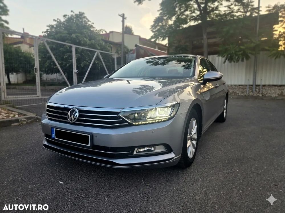 Volkswagen Passat - 1