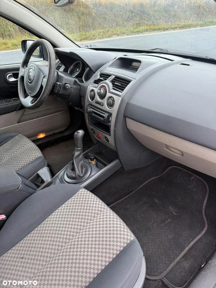 Renault Megane 1.6 Confort Privilege - 9
