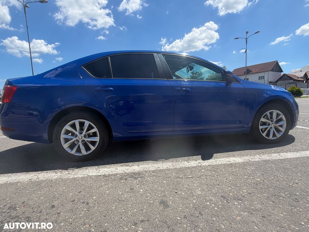 Skoda Octavia 1.6 TDI DSG Style - 3