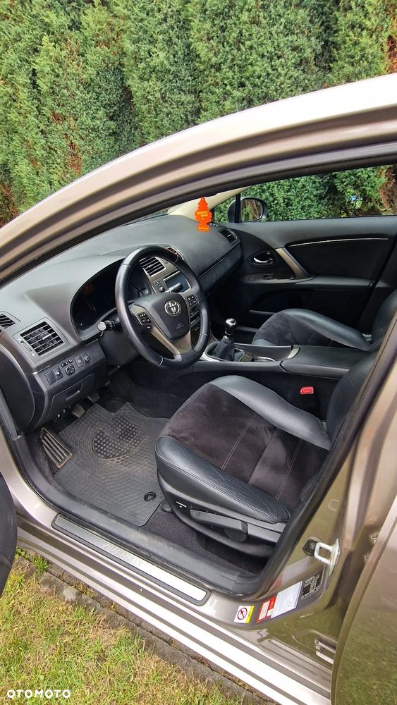 Toyota Avensis 1.8 Premium - 5