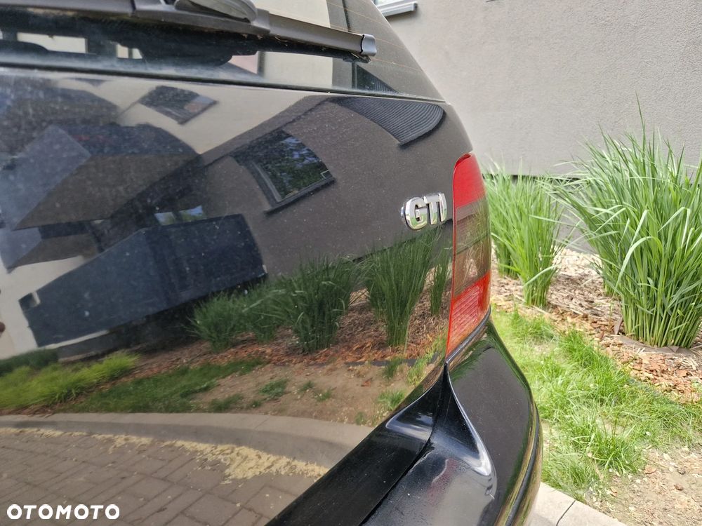 Volkswagen Golf - 10