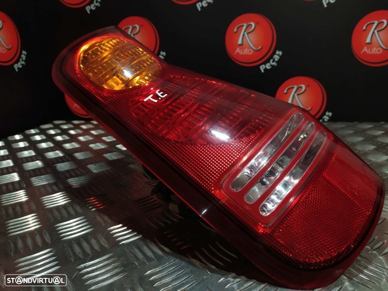 Farolim Stop Esq Hyundai Matrix (Fc) - 3