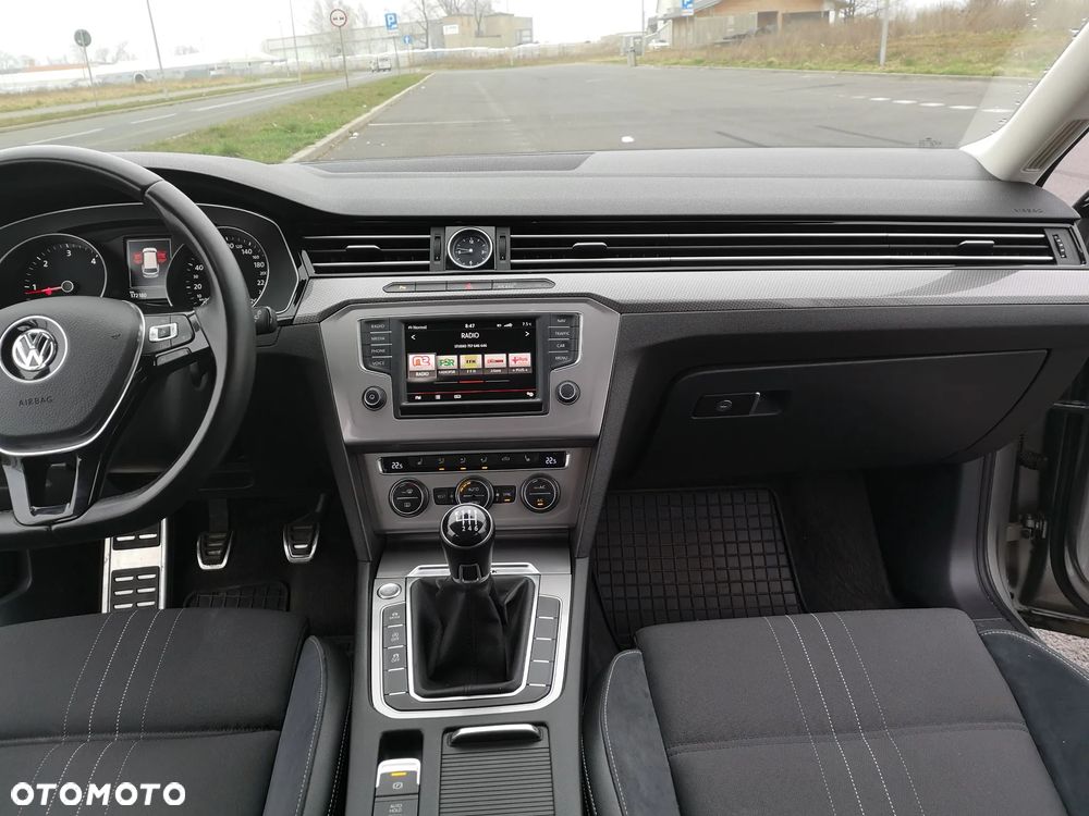 Volkswagen Passat - 10