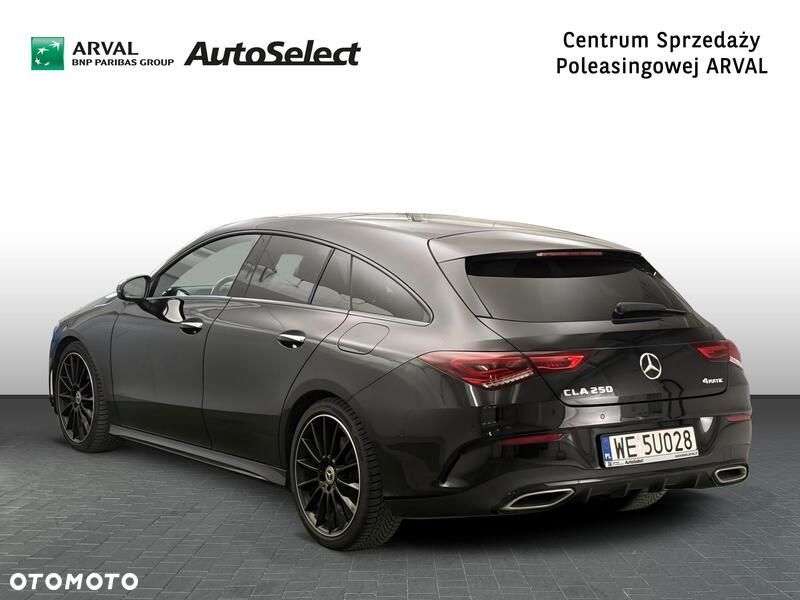 Mercedes-Benz CLA 250 4-Matic AMG Line 7G-DCT - 3