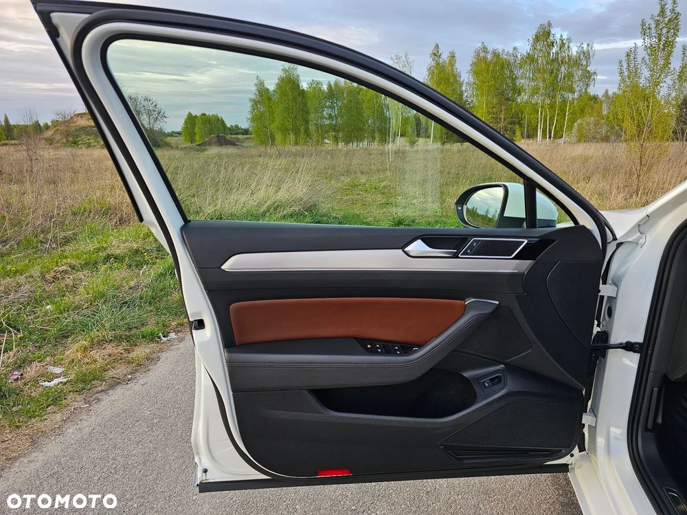 Volkswagen Passat 1.8 TSI BMT Highline - 21