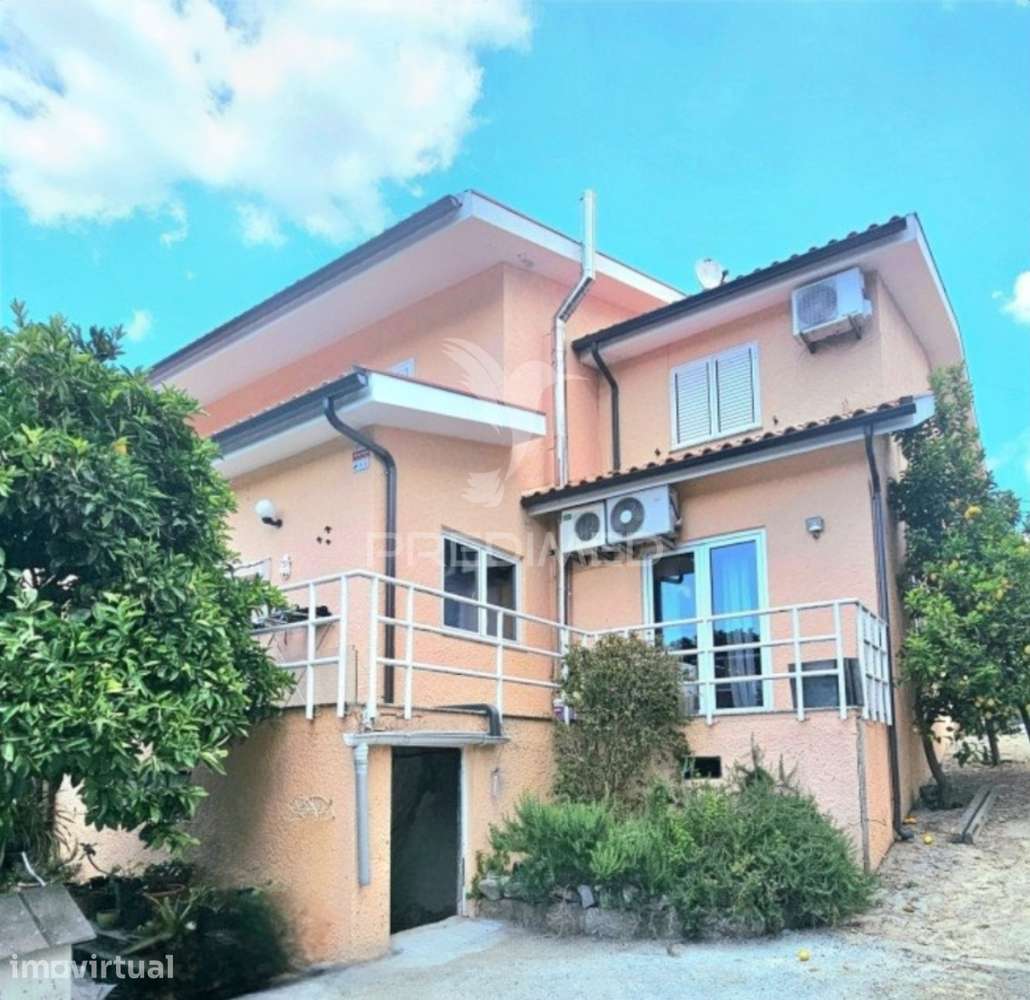 Magnífica Casa T6 em Adoufe – A 5 Minutos de Vila Real - Grande imagem: 2/40