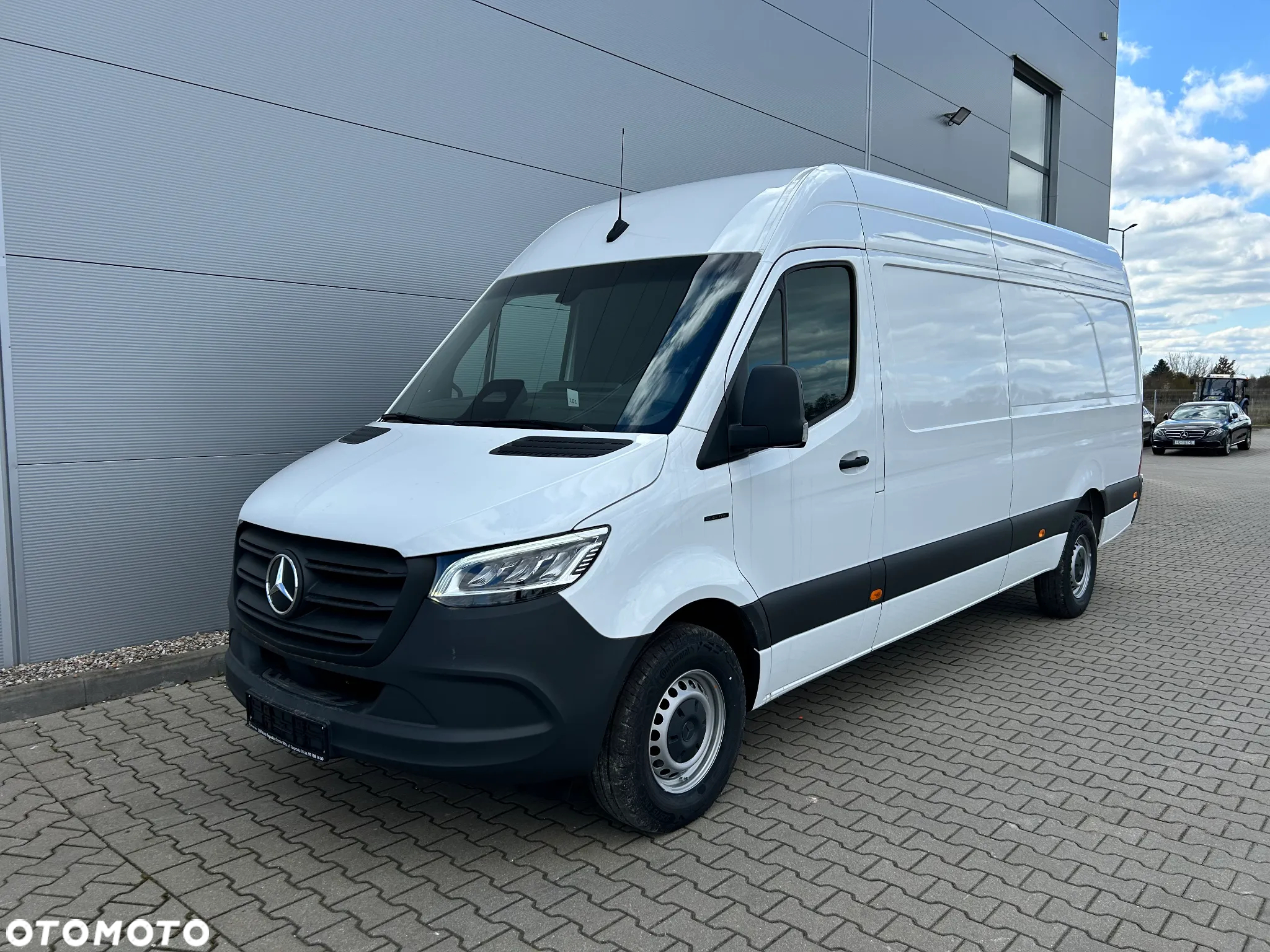 Mercedes-Benz eSPRINTER 314e FURGON DŁUGI - 3