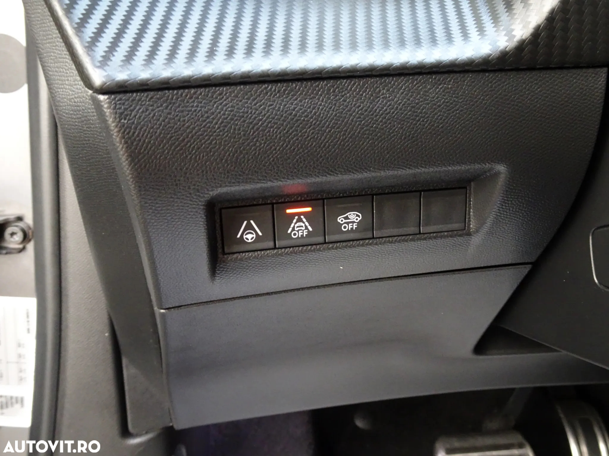 Peugeot 2008 PureTech 130 EAT8 GT - 18