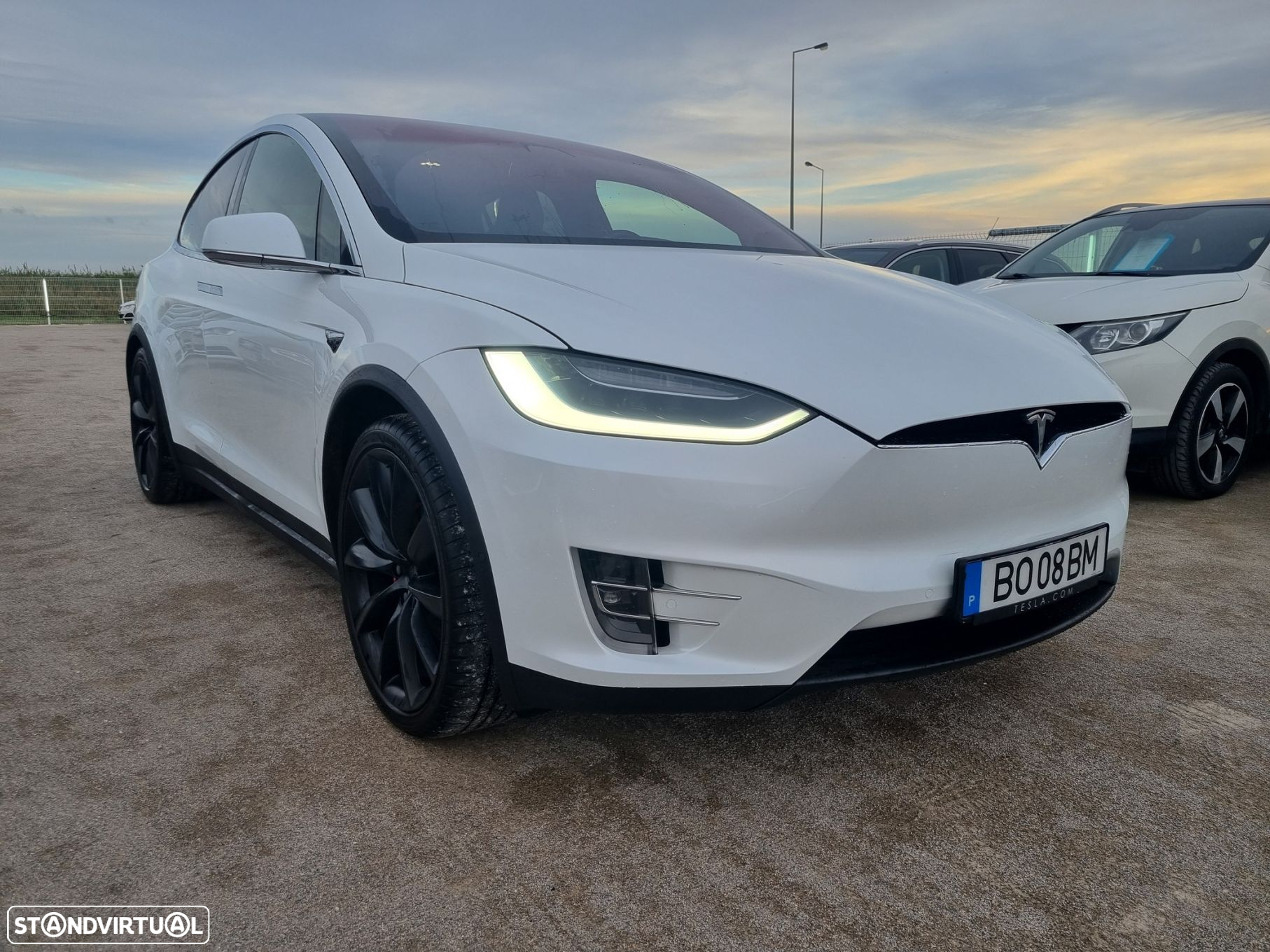 Tesla Model X - 2
