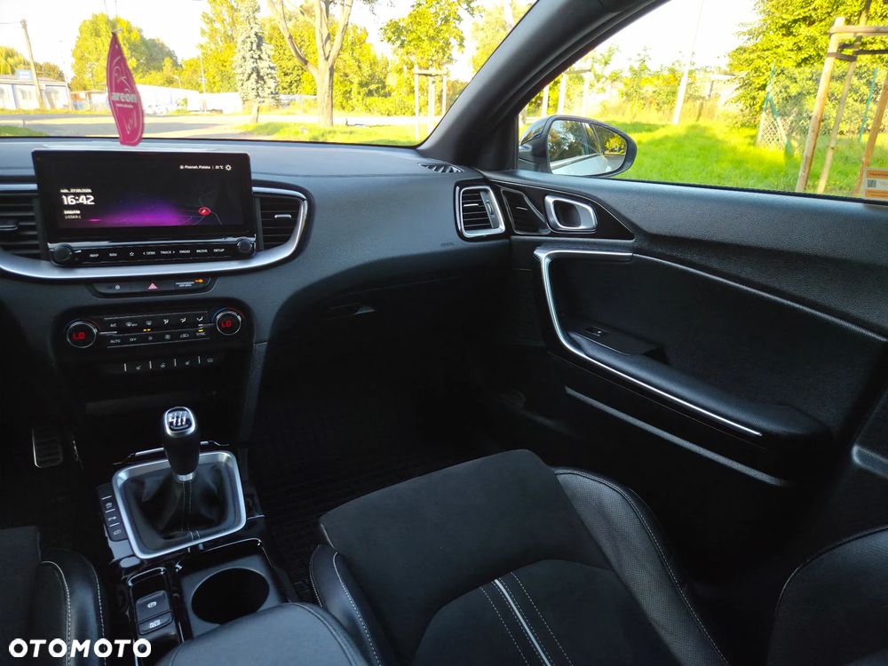 Kia ProCeed 1.5 T-GDI GT Line - 18