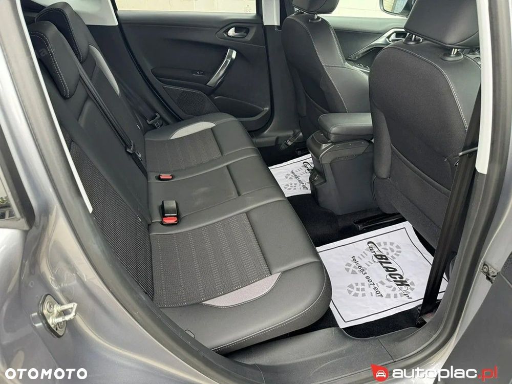 Peugeot 2008 1.2 Pure Tech GPF Allure S&S - 11