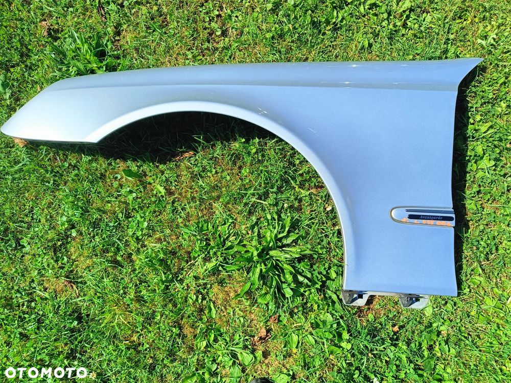 MERCEDES W211 BŁOTNIK PRZEDNI PRZÓD LEWY 775 ORYGINAŁ