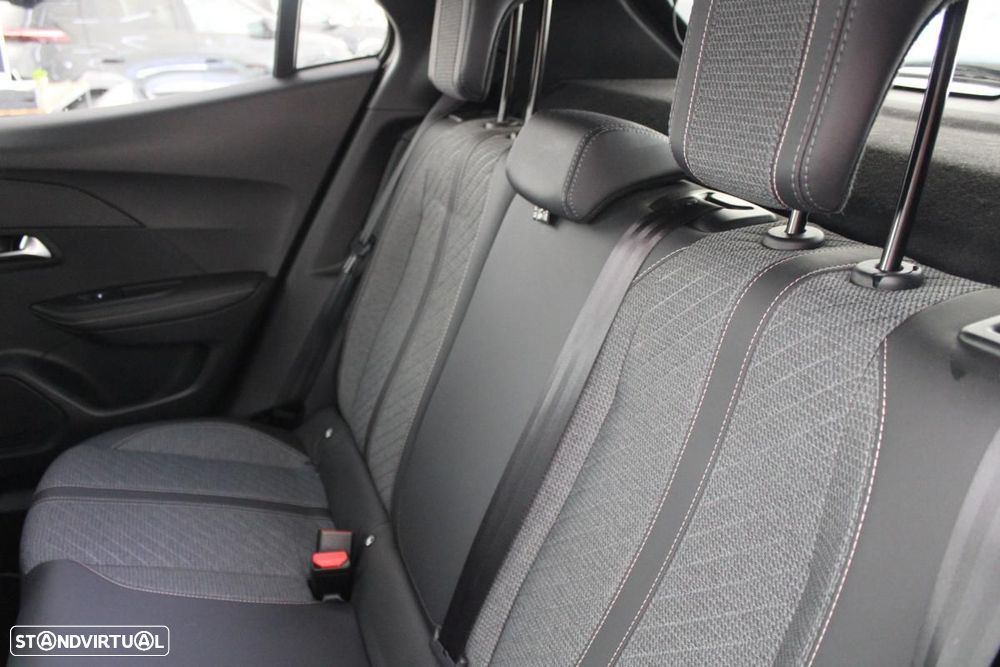 Peugeot e-2008 54 kWh Allure - 14