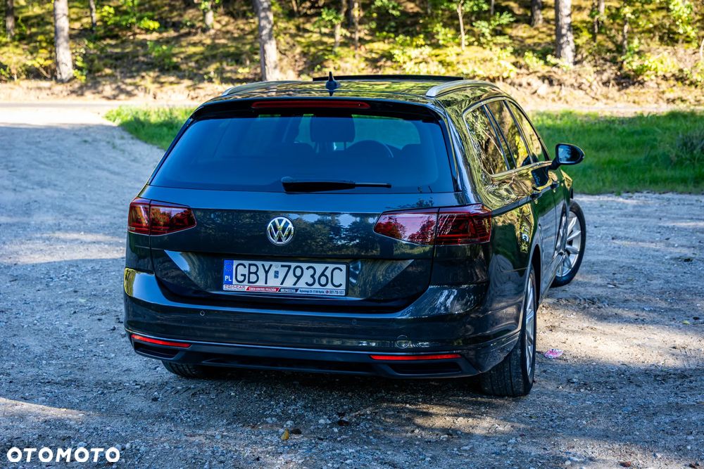 Volkswagen Passat - 8