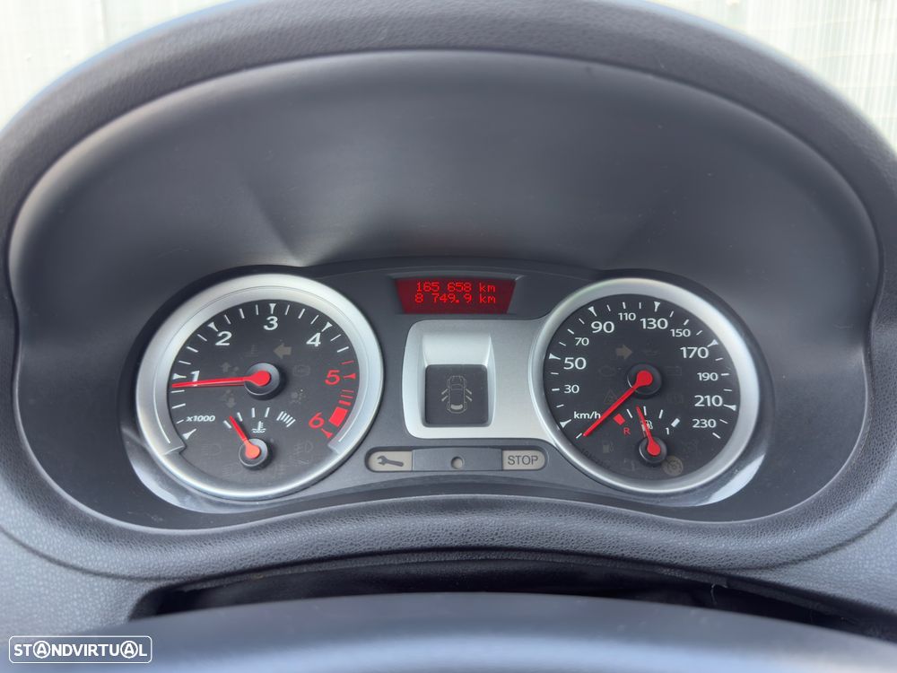 Renault Clio 1.5 dCi Dynamique S - 12