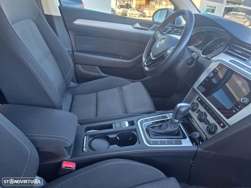 VW Passat Variant 2.0 TDi Highline DSG - 14