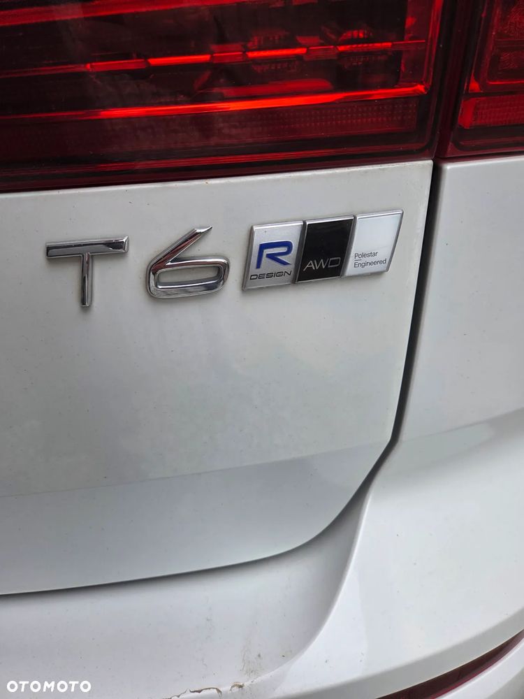 Volvo XC 60 T6 AWD R-Design - 11