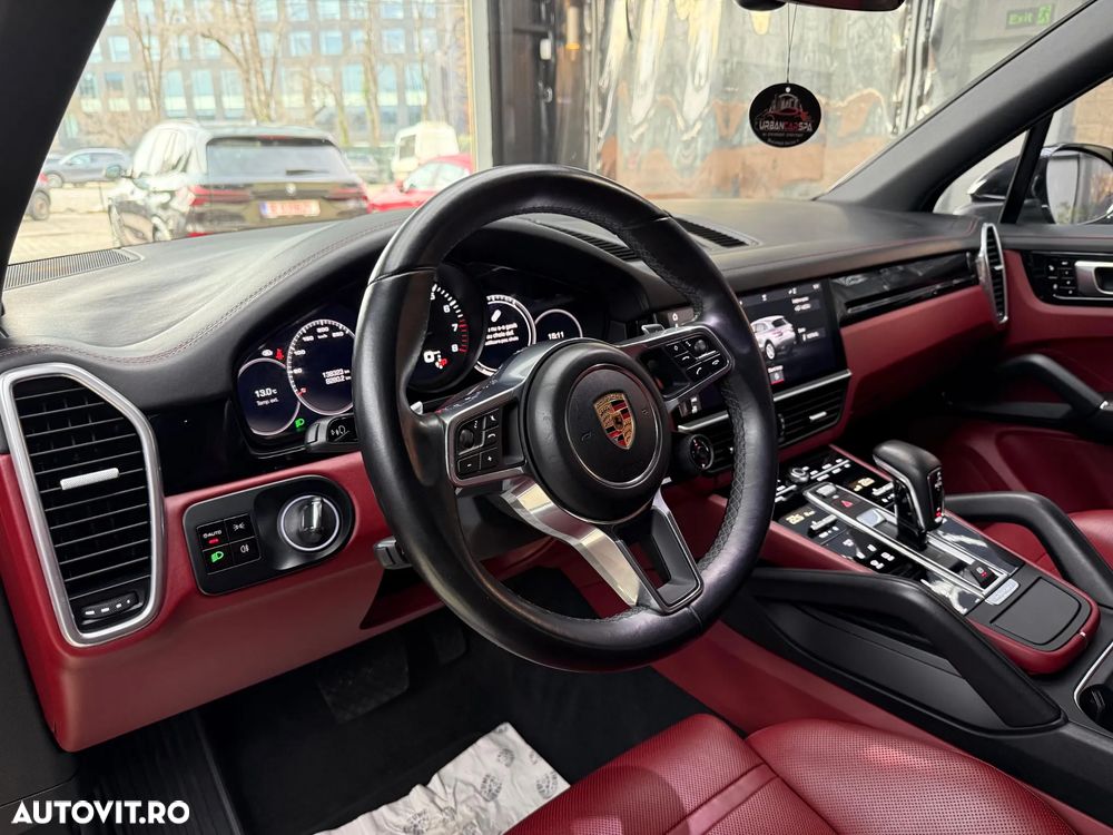 Porsche Cayenne - 20