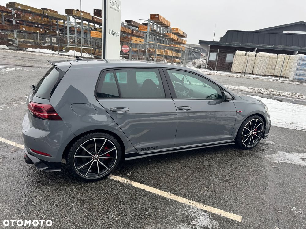 Volkswagen Golf - 5