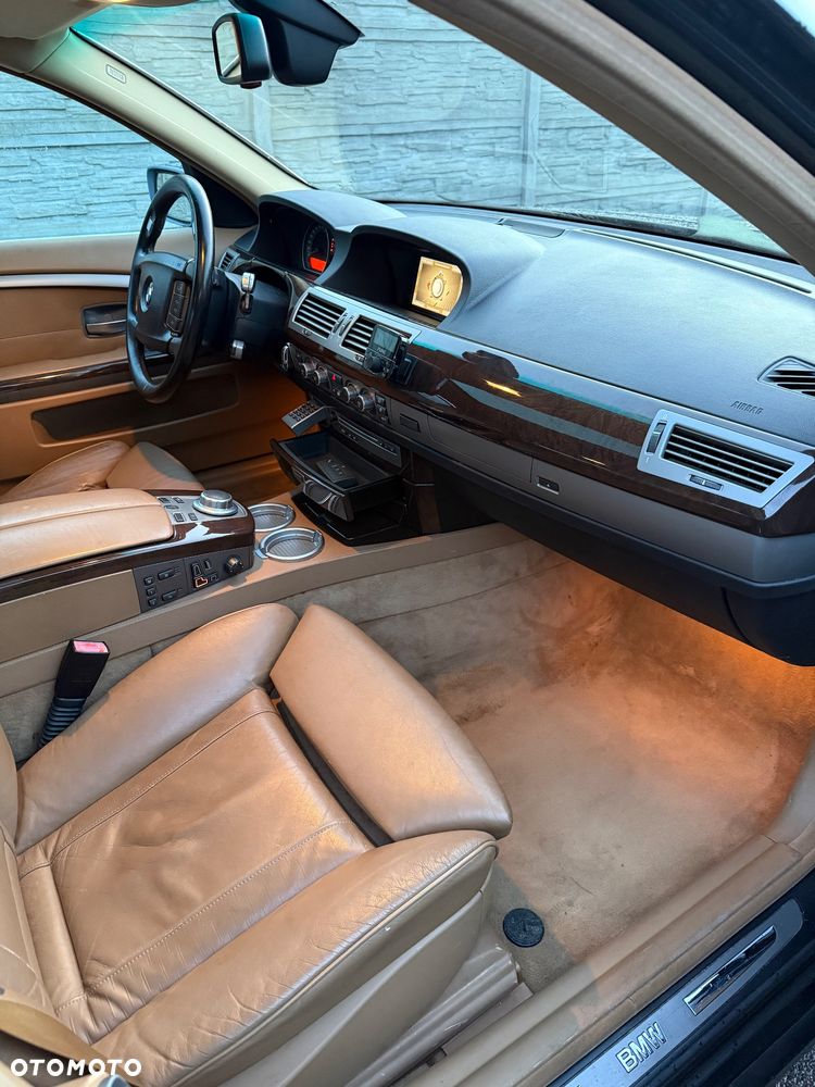 BMW Seria 7 740i L - 6