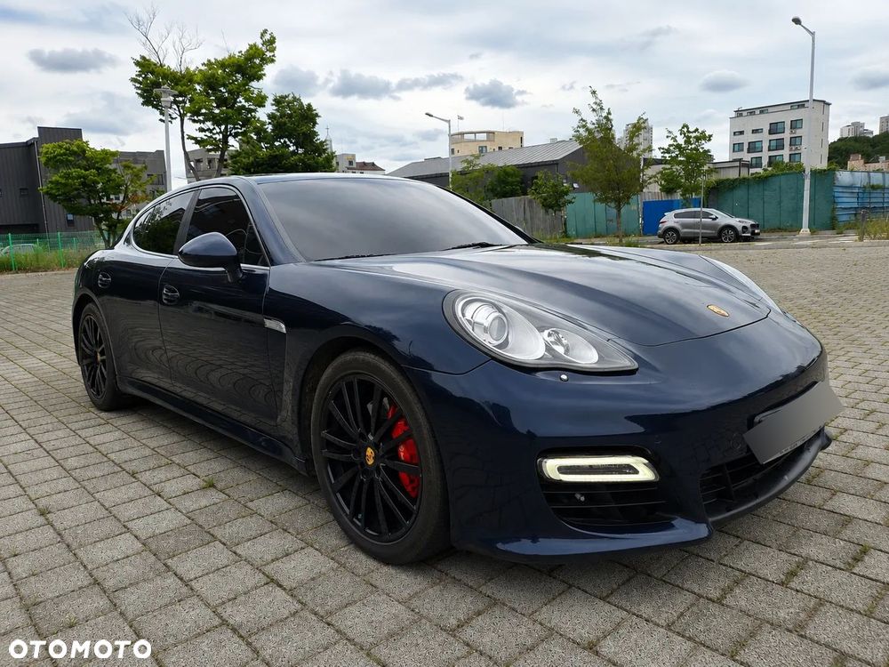 Porsche Panamera - 1