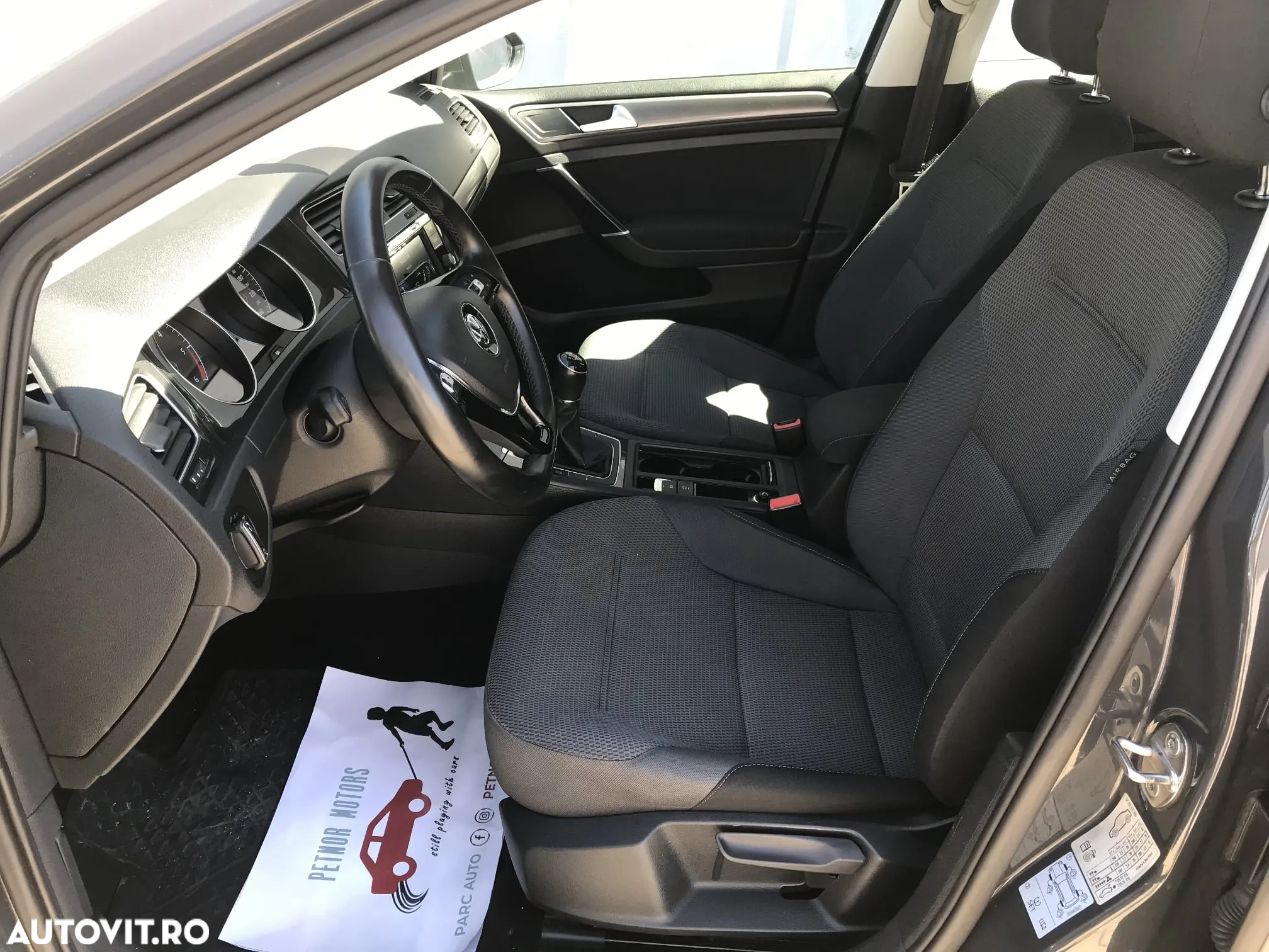 Volkswagen Golf 1.6 TDI Comfortline - 13