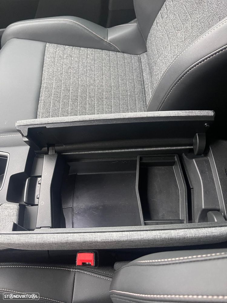 Peugeot 5008 Hybrid 145 e-DSC6 Allure - 30