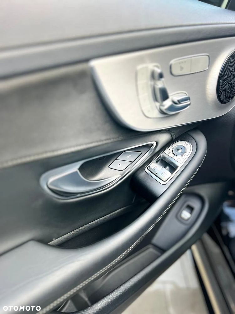 Mercedes-Benz Klasa C AMG 63 Cabrio AMG Speedshift MCT 9G - 11