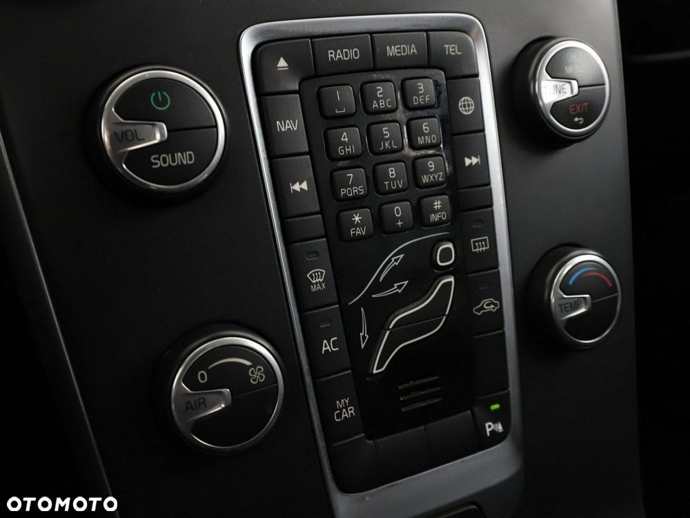 Volvo V40 T2 Momentum - 28