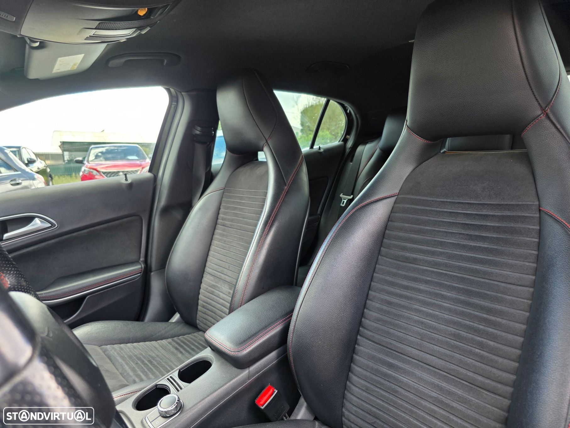 Mercedes-Benz GLA 220 CDi AMG Line 4-Matic - 12