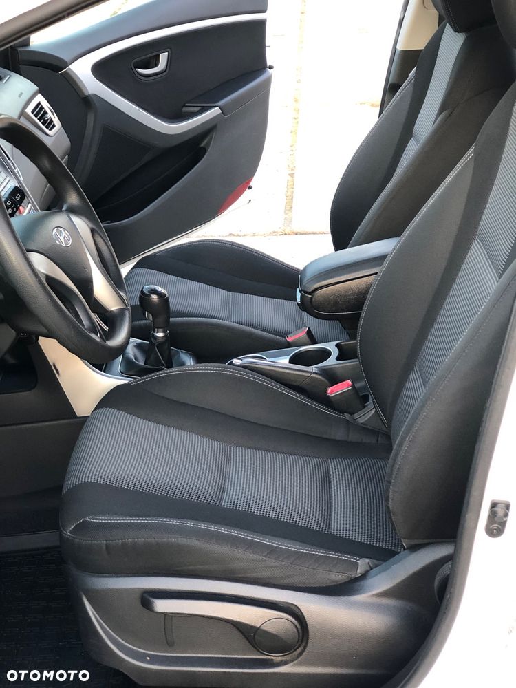 Hyundai i30 1.4 Passion - 26